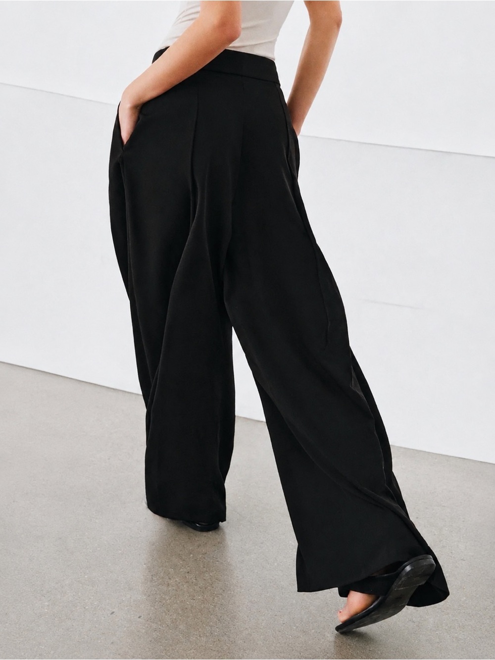 ZARA Pleated Wide Trouser Pants. S NWT (imperfect) - Picture 4 of 10